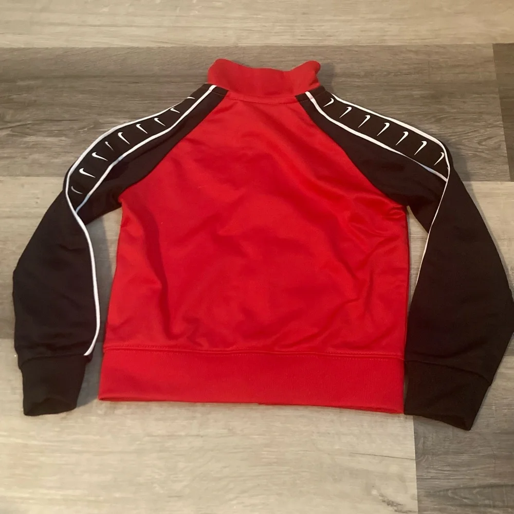 💎 2T Kids Nike Workout Jacket - Picture 2 of 5
